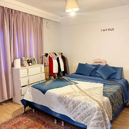 Modern In Peaceful Area With Private Lawn, Bbq & Free Parking Feriehus
