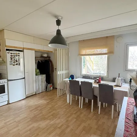 בית נופש Modern With Private Lawn, Bbq & Free Parking In Peaceful Area Kauniainen