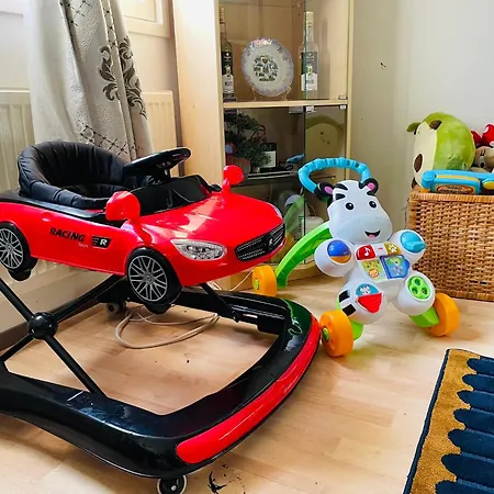 Modern In Peaceful Area With Private Lawn, Bbq & Free Parking Tatil Evi Kauniainen