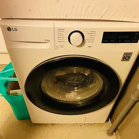 בית נופש Modern In Peaceful Area With Private Lawn, Bbq & Free Parking *