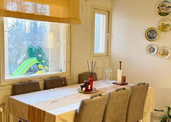 Modern In Peaceful Area With Private Lawn, Bbq & Free Parking 度假居 *