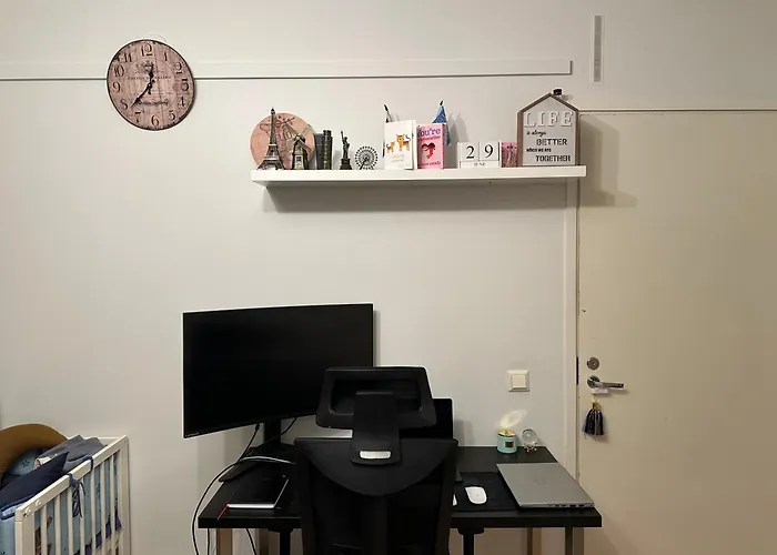 Modern In Peaceful Area With Private Lawn, Bbq & Free Parking 度假居 *