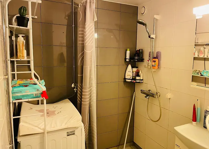 Modern In Peaceful Area With Private Lawn, Bbq & Free Parking Kauniainen